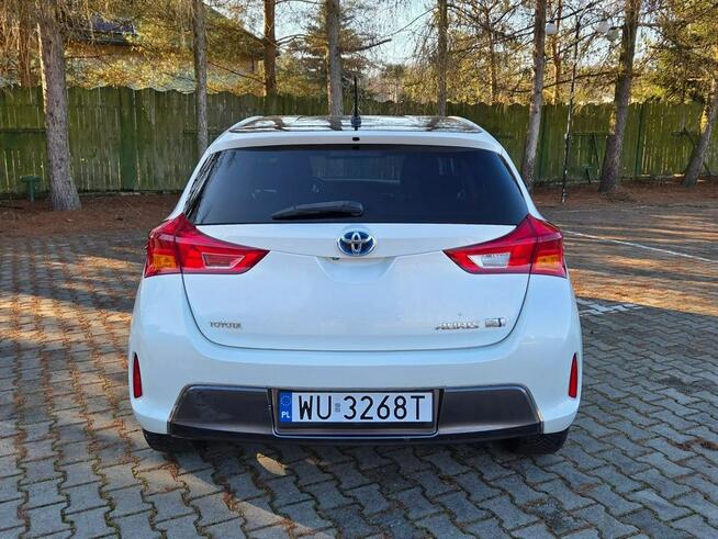 Toyota Auris 1.8 Benzyna Hybryda 136km Automat Biała Perła