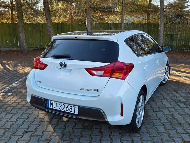 Toyota Auris 1.8 Benzyna Hybryda 136km Automat Biała Perła