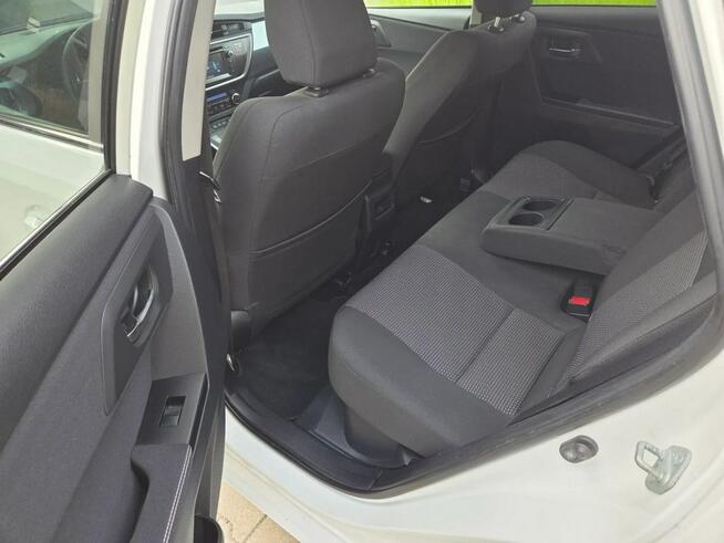 Toyota Auris 1.8 Benzyna Hybryda 136km Automat Biała Perła