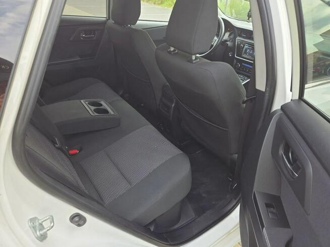 Toyota Auris 1.8 Benzyna Hybryda 136km Automat Biała Perła