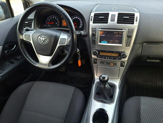 Toyota Avensis *1.8VVT-i* benzyna* Kamera cofania * BDB stan* wersja SOL*