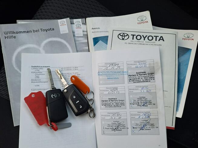 Toyota Avensis *1.8VVT-i* benzyna* Kamera cofania * BDB stan* wersja SOL*