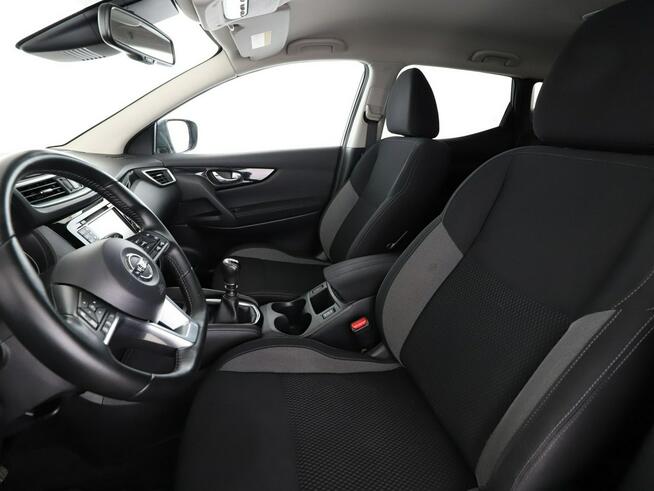 Nissan Qashqai FV23% navi klima auto grzane fotele kamera i czujniki parkowania