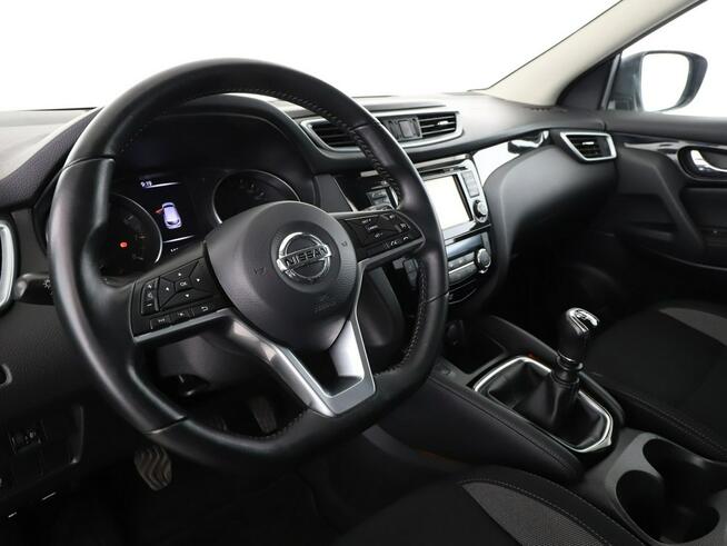 Nissan Qashqai FV23% navi klima auto grzane fotele kamera i czujniki parkowania