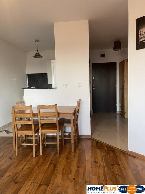 2-pokojowe mieszkanie z balkonem i parkingiem.