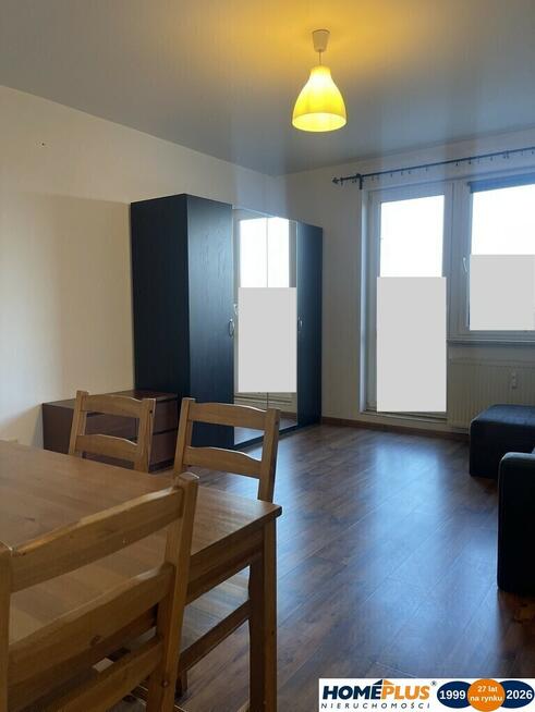 2-pokojowe mieszkanie z balkonem i parkingiem.