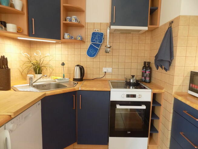 Al. Stanów Zjednoczonych, przy rondzie Wiatraczna, z garażem