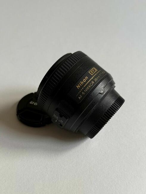 Obiektyw Nikon AF-S DX Nikkor 35 f/1.8G bokeh BOX