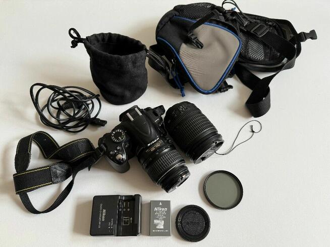 Nikon D3000 + dwa obiektywy Nikkor DX AF-S 18-105 / 18-55