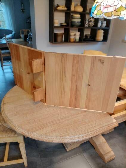 Sprzedam piękny stół z drewna piniowego
