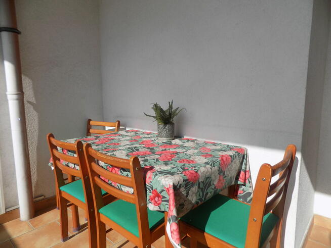 Al. Stanów Zjednoczonych, przy rondzie Wiatraczna, z garażem