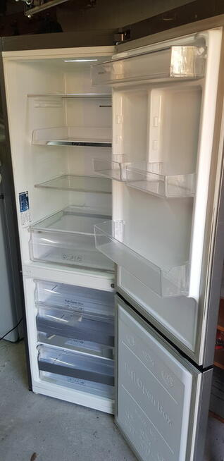 Lodowka Samsung NoFrost 183cm . Transport