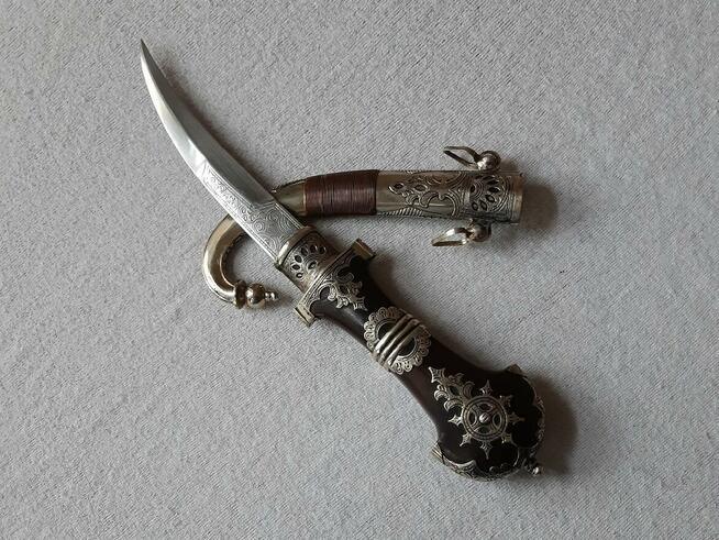 Orientalny sztylet z pochwą, Nie replika orginalne rękojeść