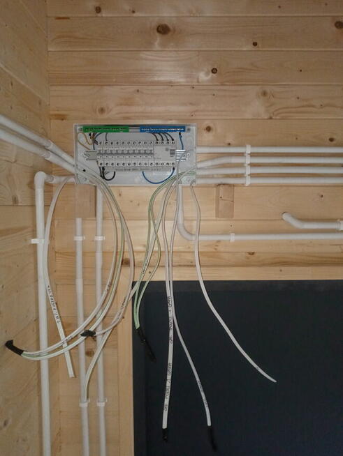 Usługi elektryczne -usuwanie awarii. Instalacja nowej itd.