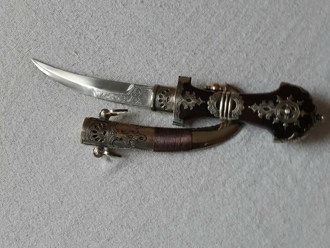 Orientalny sztylet z pochwą, Nie replika orginalne rękojeść