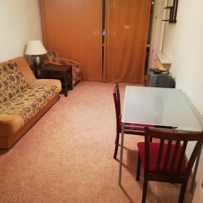 Żelazna 58/62 dwupokojowe sprzedam