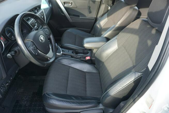 Toyota Auris 1.8 136KM Hybrid AUT