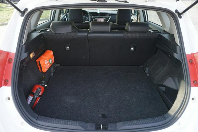 Toyota Auris 1.8 136KM Hybrid AUT