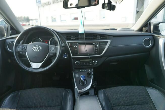 Toyota Auris 1.8 136KM Hybrid AUT