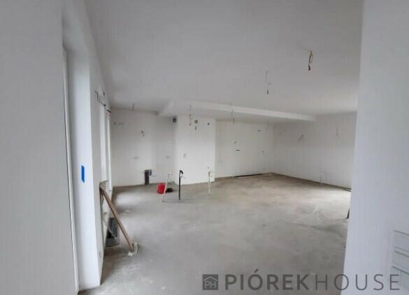 6-pokojowe mieszkanie na Bielanach