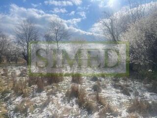 Działka budowlana przy drodze asfaltowej