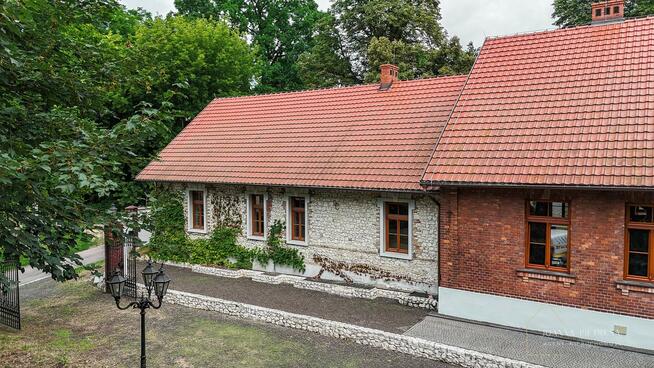 Dwór w Książniczkach, do zamieszkania / 10 minut od Krakowa