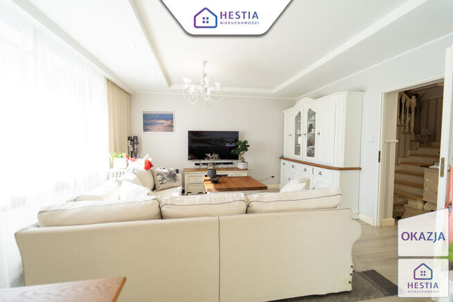 Dom wolnostojący, w całości podpiwniczony.