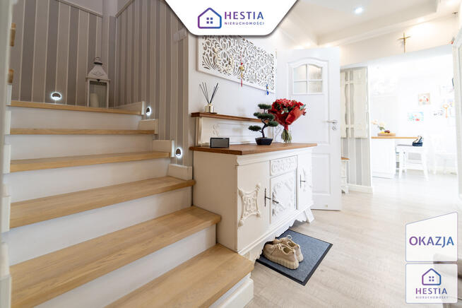 Dom wolnostojący, w całości podpiwniczony.