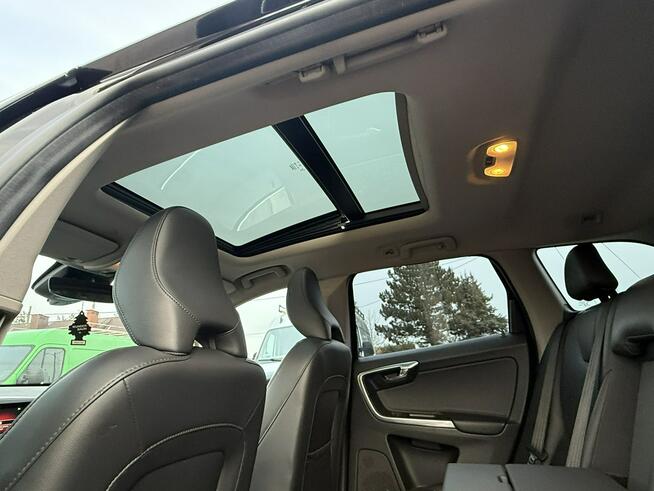 Volvo XC60 2.0D4 Xenon LED Nawigacja Skóra Panorama Dach Licznik TFT!
