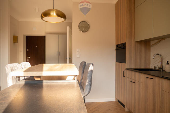 Słoneczne 2 pok. w kamienicy przy metrze Wierzbno