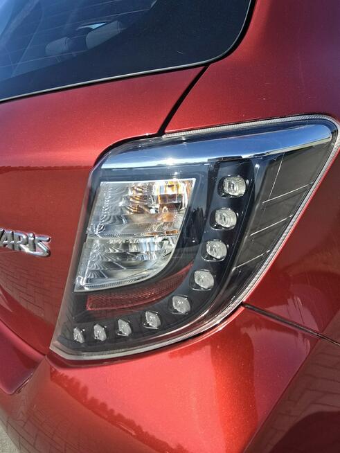 Toyota Yaris 1,0BENZ Kam.Cofania.Navi.Alufelgi.Serwis.El.szyby.Centralka.kredyt.OKA