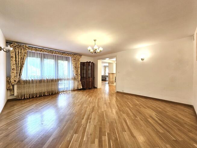 Elegancki dom wolnostojący pod Warszawą / Urzut / Wysoki standard