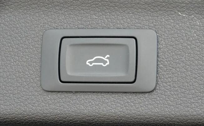 Audi Q3 2.0 TDI S tronic • Virtual Cockpit • CarPlay • Grzane fotele • Bezwypa