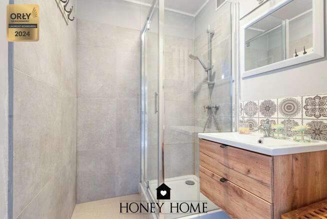 Mieszkanie Władysławowo, Niepodległości