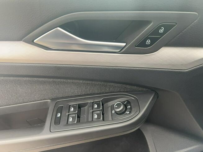 Volkswagen Golf VIII 1.0 eTSI Life DSG Hatchback