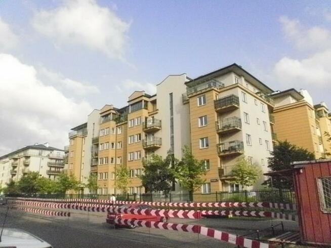 2 pokoje blisko Metra Kabaty, Jeżewskiego 7A