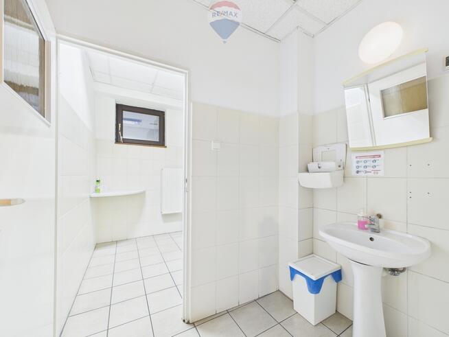 Całe piętro na wynajem, przestronna przestrzeń