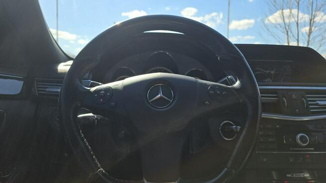 Mercedes E 350 Avangarde czarny sufit 4matic bixenon