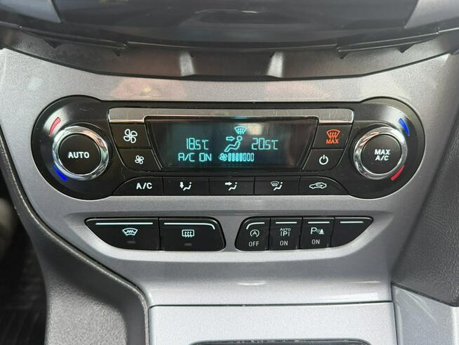 Ford Focus Titanium + ! 1.6i 150KM Manual ! Full Opcja ! Opłacony !