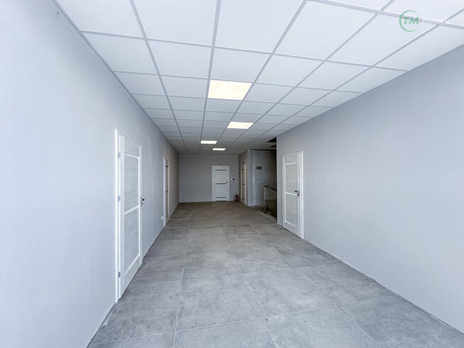 Budynek prod.-handl. z biurami | 1240 m²