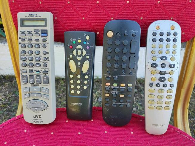 Pilot telewizor magnetowid DVD JVC Thomson Philips Shivaki