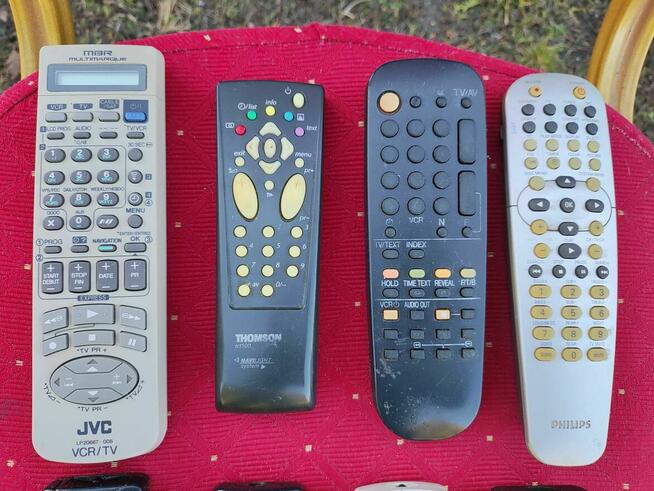 Pilot telewizor magnetowid DVD JVC Thomson Philips Shivaki