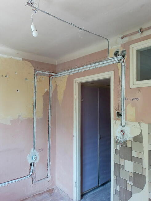 Usługi elektryczne -usuwanie awarii. Instalacja nowej itd.