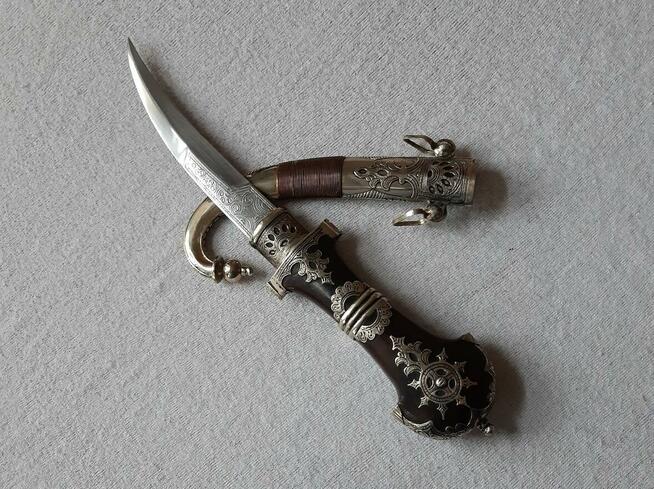 Orientalny sztylet z pochwą, Nie replika orginalne rękojeść