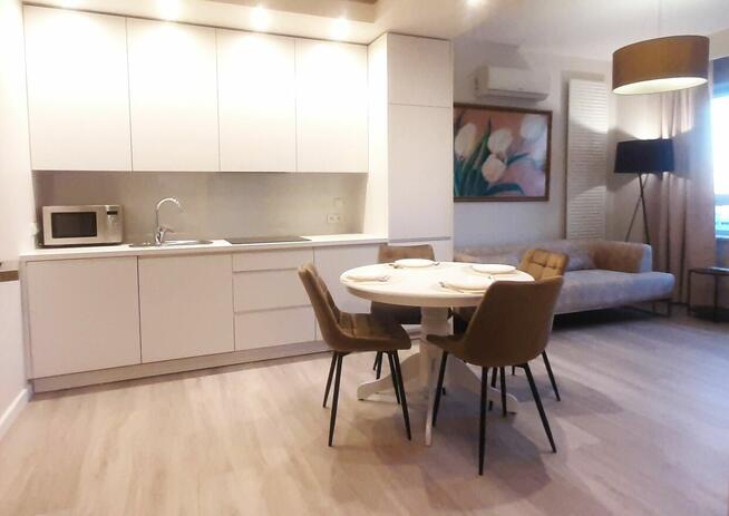 Eleganckie studio, metro, klimatyzacja, PLATINUM Residence