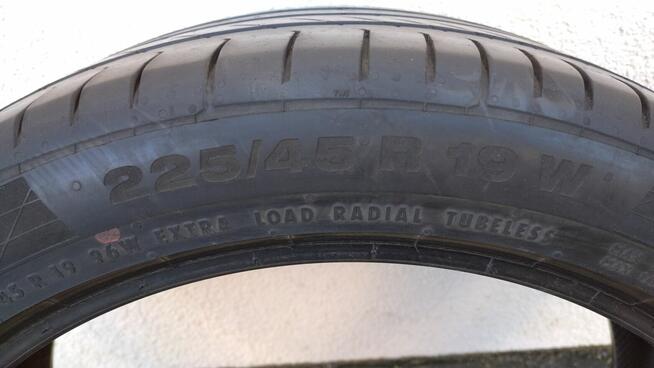 Michelin Pilot Sport 4 225/45 R19 225 / 45 R 19 ZR19