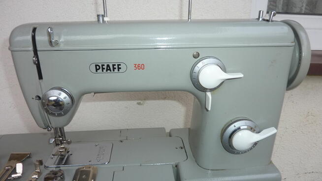 Niemiecka, profesjonalna maszyna do szycia PFAFF 360 mało uży