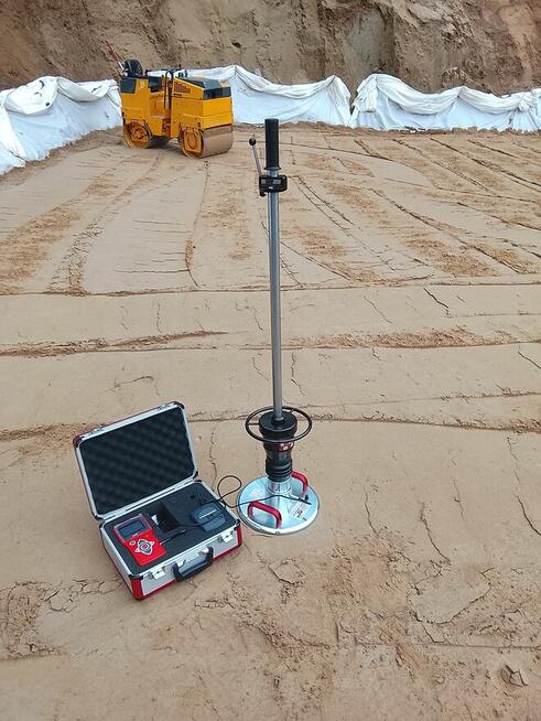 Geolog, wiercenia gruntu, badanie płytą dynamiczną