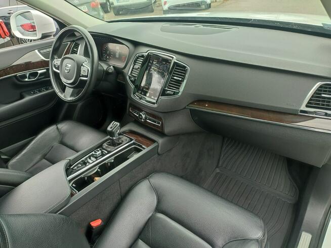 Volvo XC 90 7-osobowy panorama