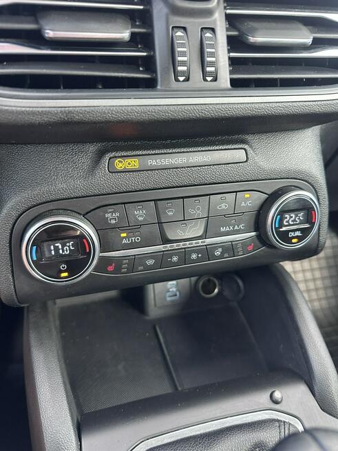 Ford Focus podgrzewana kierownica